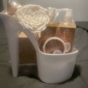 Coconut bathroom set